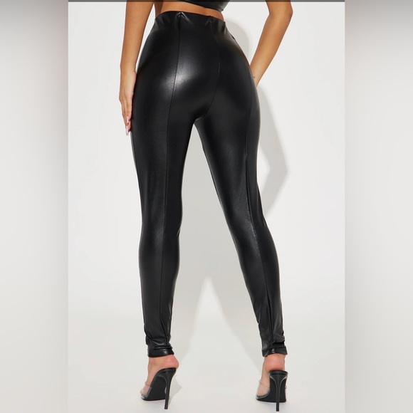 Backin' It Up Faux Leather Leggings - Black - Picture 3 of 4